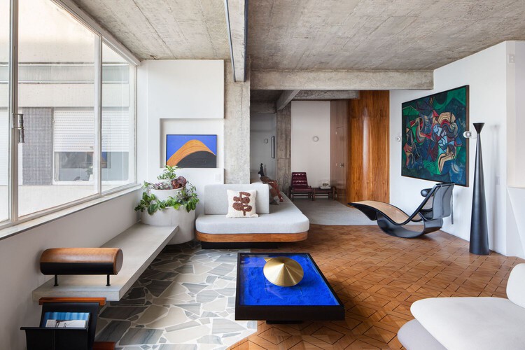 Effective space planning lies at the foundation of interior design DrHomey, emphasizing flow, functionality, and conversation-friendly arrangements over rigid formality. The goal is creating pathways that feel natural while ensuring every piece serves a purpose and contributes to the room's overall harmony.