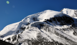 Thorong Peak vs Chulu Far East: Which 6000m Peak Should You Choose for climbing?