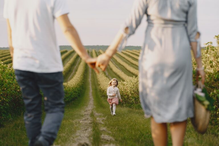 Separates Families